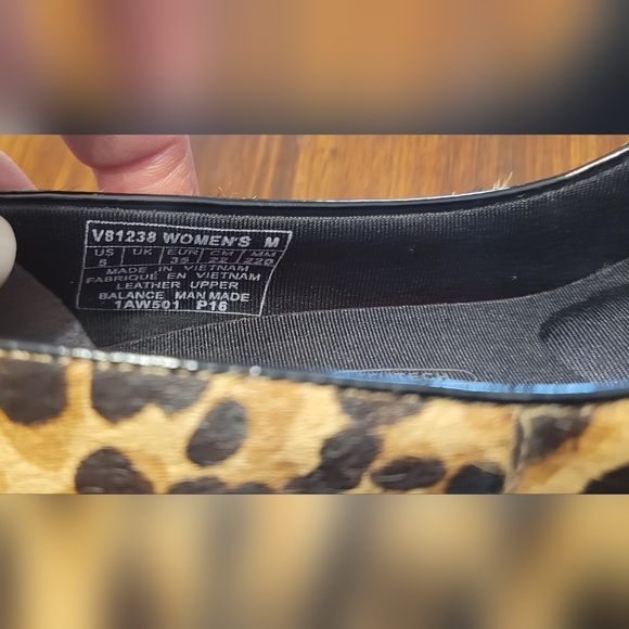 Rockport Animal Print Pointed Toe Leopard Kitten Heels Size 5 - Picture 6 of 7